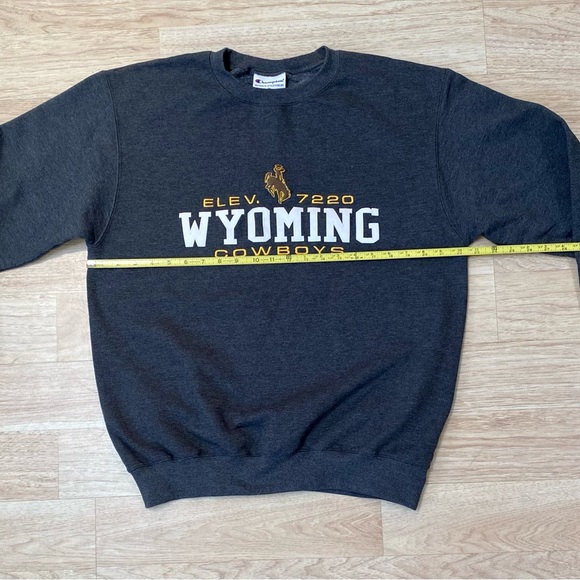 Vintage University of Wyoming Cowboys Crewneck Men’s Medium Pullover Sweatshirt - Picture 4 of 9
